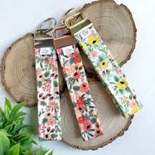 Load image into Gallery viewer, rosa | wristlet
