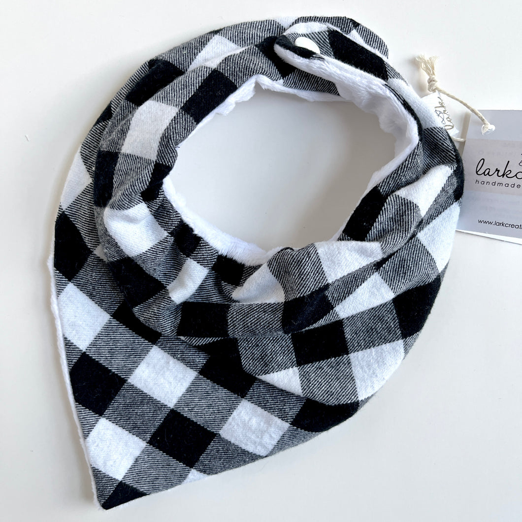 buffalo plaid-b&W | drool bib