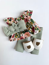 Load image into Gallery viewer, garden party-rose | top &amp; leggings
