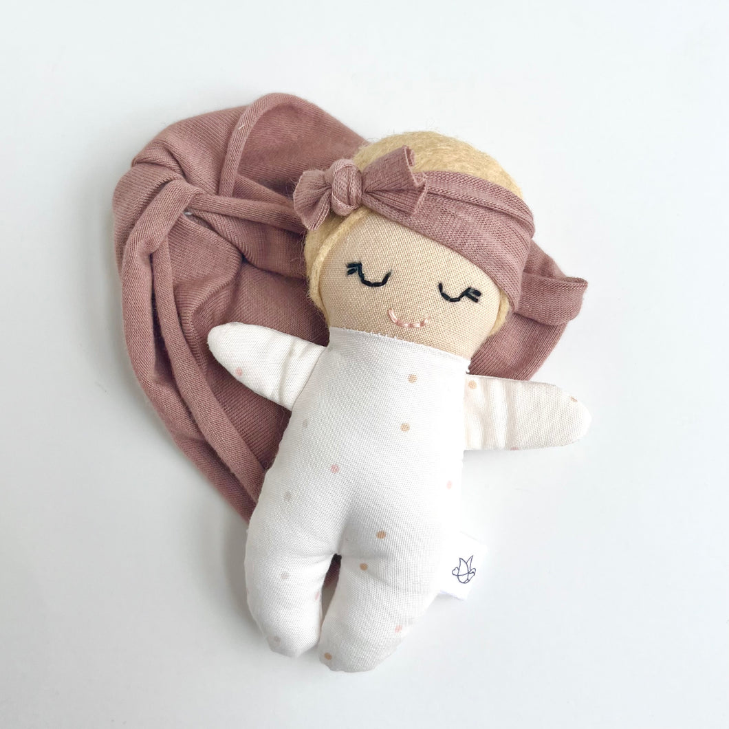 honey blonde | baby ragdoll