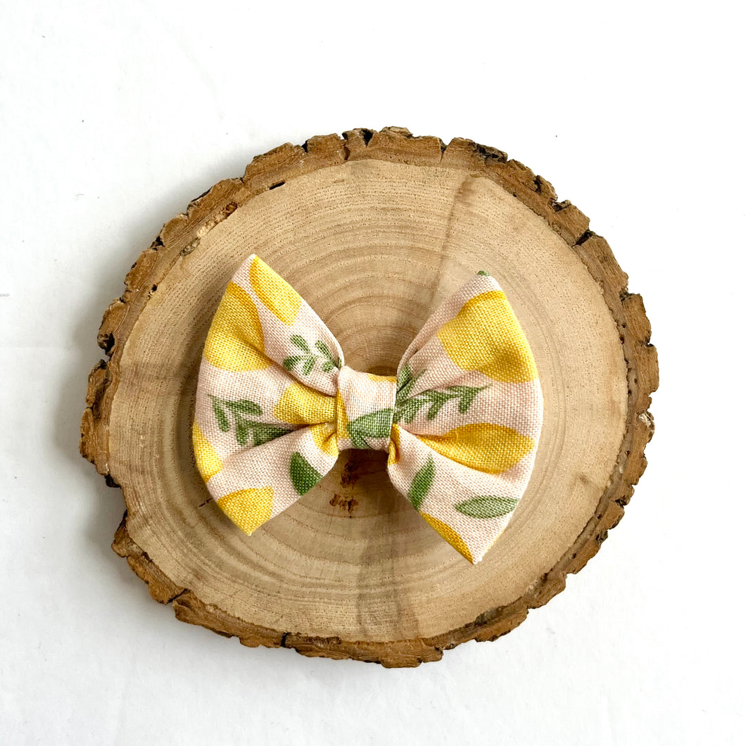 lemons-blush | classic bow