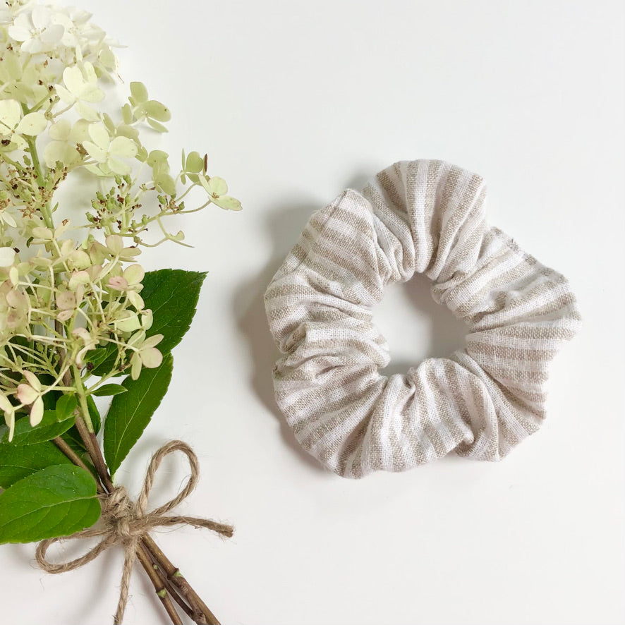 linen scrunchie | woven stripe-natural