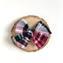 Load image into Gallery viewer, christmas plaid | lark bow
