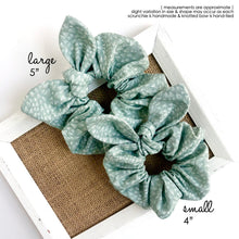 Load image into Gallery viewer, nutmeg plaid | scrunchie
