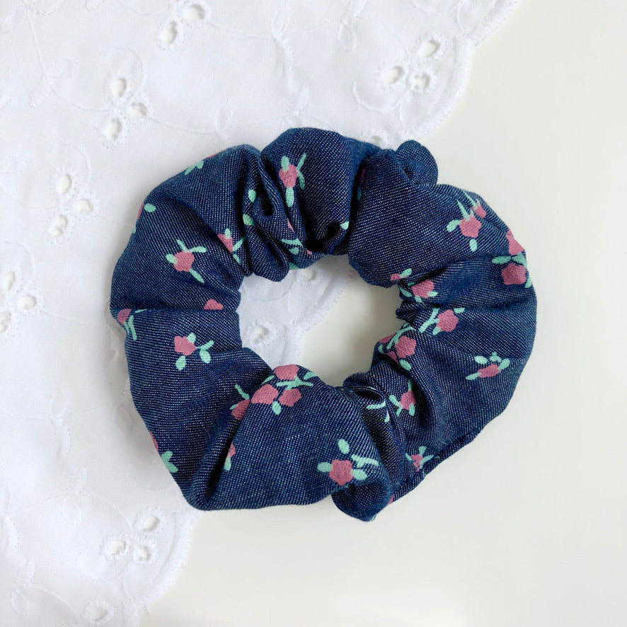 chambray floral | scrunchie