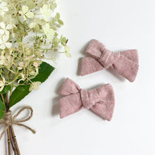 Load image into Gallery viewer, linen school girl bow | berry
