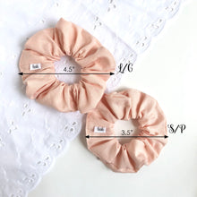 Load image into Gallery viewer, blush | scrunchie
