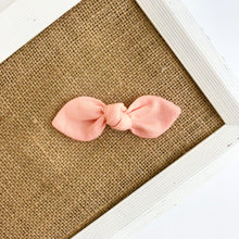 Load image into Gallery viewer, peach | knotted bow
