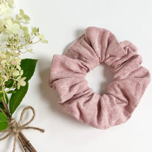 Load image into Gallery viewer, linen scrunchie | berry
