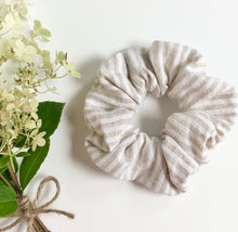 Load image into Gallery viewer, linen scrunchie | woven stripe-natural
