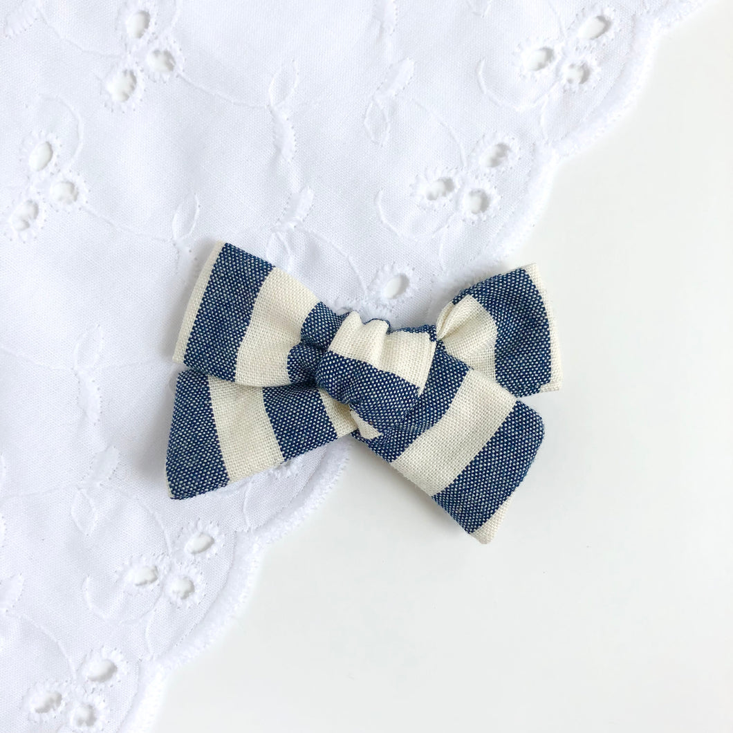 chambray stripe | school girl bow wisp clip